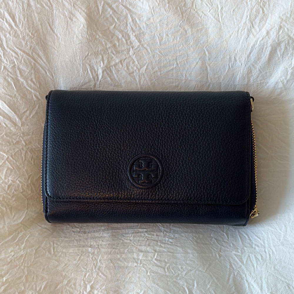 Tory Burch Navy Leather Wallet on Chain Bag